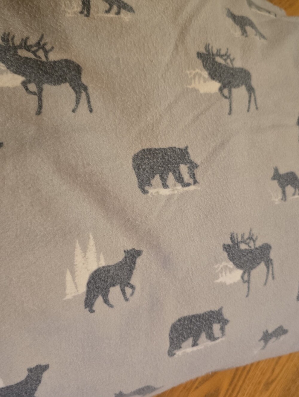 Plush Gray Woodland Animal Fleece Kung Fitted